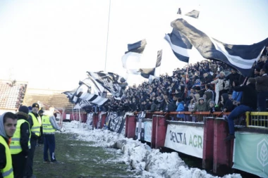 (VIDEO) GROBARI IZGUBILI STRPLJENJE: Navijači traže da Đukić ode iz Partizana