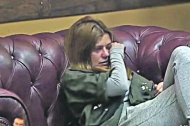 Kija grcala u suzama: SLOBO, OLOŠU OD ČOVEKA!