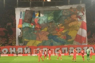 (FOTO) Navijači Spartaka razvili sjajnu koreografiju, ALI NISU DOBRO PRIKAZALI GRANICE SRBIJE!