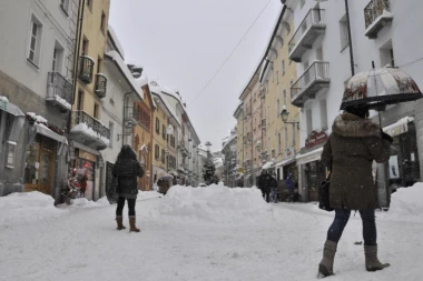 I ONAKO IH NEMA: Debeli minus može da pobije ptice u Beogradu!