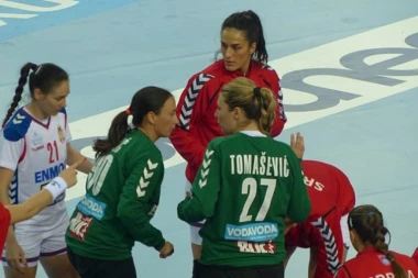 NIJE MOGLA DA SAKRIJE SUZE: Marija Čolić se rasplakala posle poraza od Crne Gore