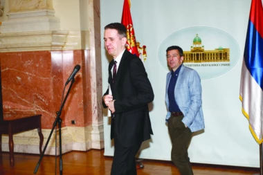 TVITERAŠI SE SPRDAJU SA RADULOVIĆEM: Šteta što nisi harizmatičan kao Palma!