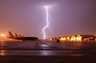 APOKALIPTIČNE SCENE PRESTRAVILE STARI KONTINENT: Evropu pogodilo 600.000  gromova za samo 48 sati