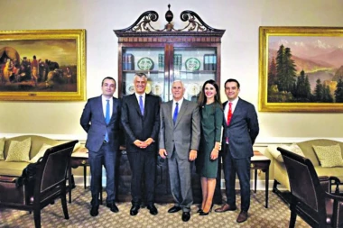 CIA OFANZIVA IZ VAŠINGTONA: STIŽE 30 AMERIČKIH ALBANACA DA PRAVI "VELIKU ALBANIJU"