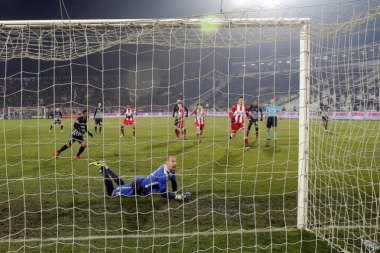 (VIDEO) Prosudite sami: Da li je start Savića zaista bio za penal?