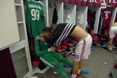 (FOTO) Navijači teraju Donarumu iz Milana, MLADI GOLMAN SE RASPLAKAO U SVLAČIONICI!