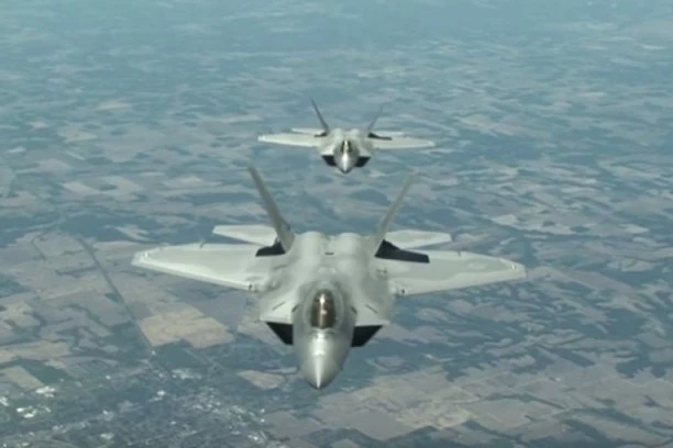 Srušen Američki borbeni avion!