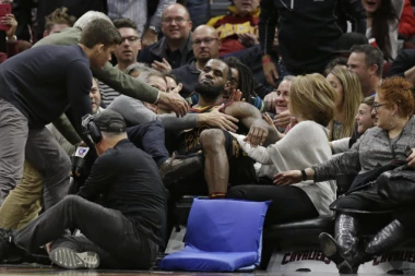 (VIDEO) Kakav duel: DŽEJMS vs BOL!