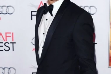 BRED PIT FLERTUJE SA BIVŠOM?!