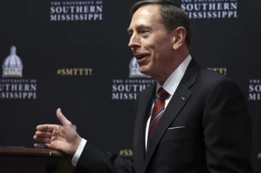 BIVŠI DIREKTOR CIA OTKRIO PAKLENE PLANOVE: Pitreus priznao da  je Trampov čovek, hoće potpunu kontrolu Balkana