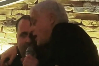 (VIDEO) Miroslav Nikolić i Grof Božović zajedno u provodu: "Igrao sam samo epizodu, samo epizodu"