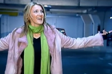 Ova pevačica je imala sve, a onda je u samo tri godine izgubila muža i sina!