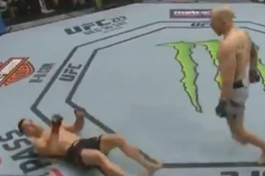 (VIDEO) Prvo se branio, a kada je napao protivnik je video sve zvezde