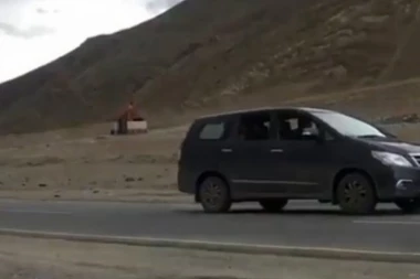 ČUDO GRAVITACIJE: U ovom mestu automobili idu uzbrdo i kada motor ne radi (VIDEO)