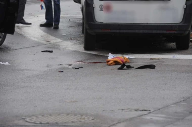 Detalji jezivog zločina na Novom Beogradu: ČULA SE SAMO JEDNA REČ KADA JOJ JE ŠIKNULA KRV IZ STOMAKA!