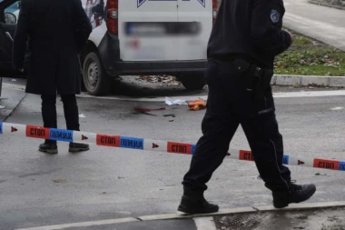 TEŽAK UDES U MIONICI: Automobil udario u drvo, mladić (25) poginuo