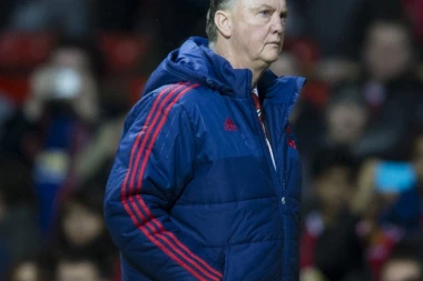 Ništa od Muslina, Van Gal vodi "Kengure" u Rusiji?