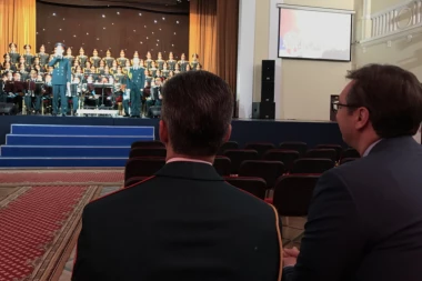 Ansambl Aleksandrov održao koncert za našeg predsednika: "TAMO DALEKO" I "KALJINKA" ZA VUČIĆA!