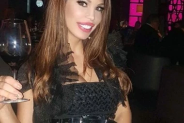 (FOTO) Olja Crnogorac pokazala ogroman dekolte! Bujne grudi prelivaju iz haljine: Nije mi dobro, koliko si dobra!