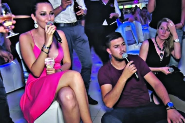 PRIJA glumi zvezdu na romskim veseljima: Više se ne valja po podu za bakšiš!