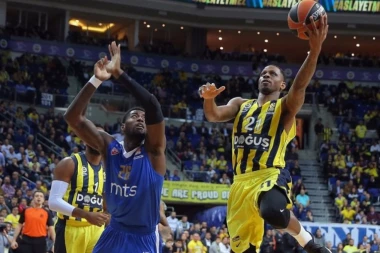 (VIDEO) FENERBAHČE UGASIO ZVEZDU: Ubedljiv poraz crveno-belih u Istanbulu