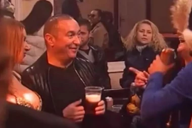 (HIT VIDEO) ĐANI SE NAPIO, PA PSOVAO ŽENI MAJKU!