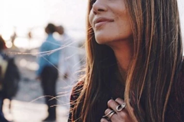 GODINE JOJ NIŠTA NE MOGU: Glumica lepotom ostavlja BEZ DAHA!