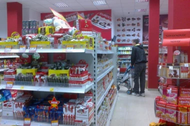 DRAŠKOVIĆ DERE SRBE: Slatkiši "Svislajon" za trećinu jeftiniji u Rumuniji nego na srpskim rafovima