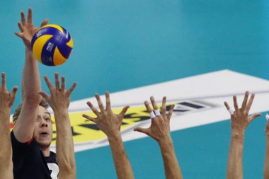 CEV: Novosađani dominantno do osmine finala