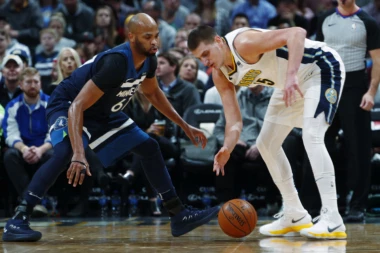 PUKLO U DENVERU: Jokić iznervirao trenera i saigrače - MARŠ NA KLUPU