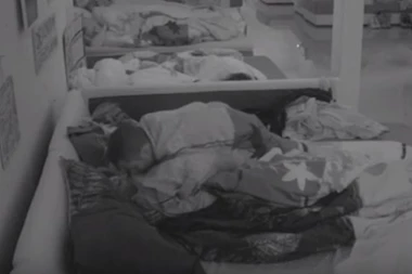 Zorana i Filip završili GOLI U KREVETU!