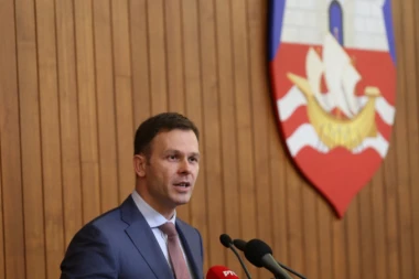 Siniša Mali: BEOGRAD SE PROMENIO - od asfalta, vodovodne mreže do vrtića i domova zdravlja!
