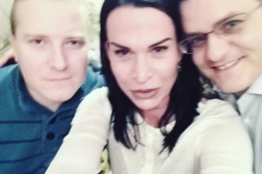 (FOTO) Jelena Maćić slavi slavu s Jeremićem