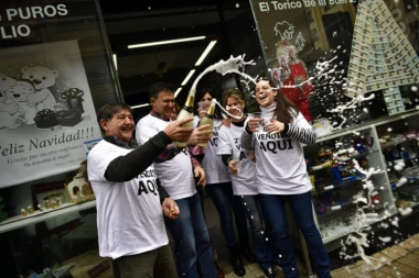 KOJA SREĆA! Gosti kafića osvojili 220 miliona evra!