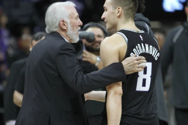 (VIDEO) ČESTITAO MU I GREG POPOVIĆ: Bogdan perfektan, ali nedovoljno za pobedu Kingsa