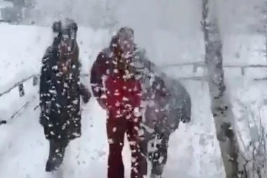 (VIDEO) OVOME SE NISU NADALI: Otac Bastijana Švajnštajgera priredio Ani i sinu nešto neverovatno