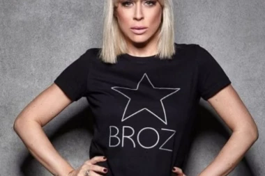 (FOTO) Izmenila lični opis! Totalna transformacija Slađe Alegro, a samo JEDNU stvar je promenila na sebi!