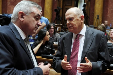 Srbija ne treba da se plaši, ALI DA UZME NATO KAO PRETNJU!