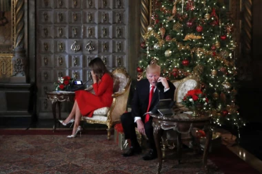 DONALD I MELANIJA PROSLAVILI BOŽIĆ