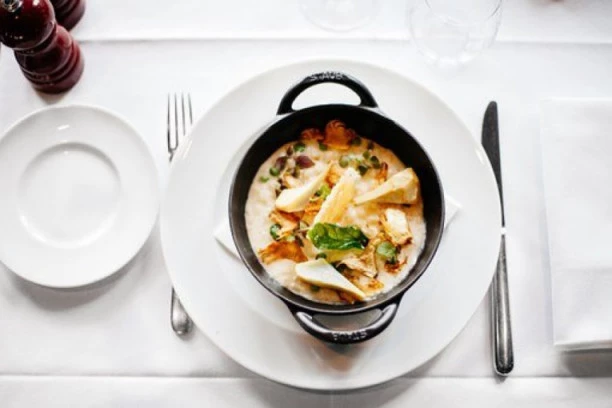 (RECEPT) Obrok koji će okrepiti dušu i telo: Čorba s piletinom i celerom!