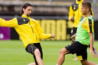 (FOTO) Fudbalske zvezde se brčkaju, dok SUBOTIĆ KOPA BUNARE U ETIOPIJI!