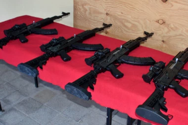 SAJ DOBIO NOVE PUŠKE - POGLEDAJTE POSLEDNJU REČ TEHNIKE!