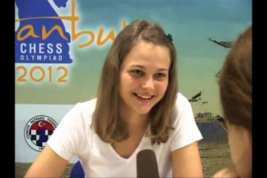 Svetska šampionka ispljuvala Saudijce: RADIJE ĆU IZGUBITI TITULU, NEGO ŠTO ĆU DA STAVIM BURKU!