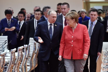 Putin i Merkelova razgovarali o situaciji u Siriji