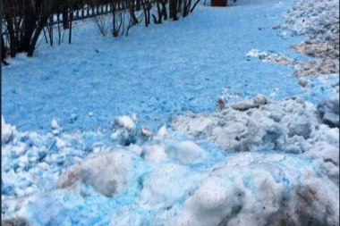 U SANKT PETERBURGU PAO PLAVI SNEG