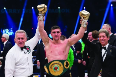 ISKUSNI NEMAČKI BOKSER OTKRIVA: Sinove učim samo srpski!