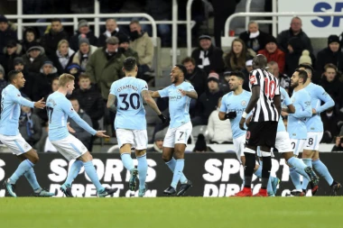 (VIDEO) ODOŠE "GRAĐANI" NA +15: Sterling doneo novu pobedu Sitiju