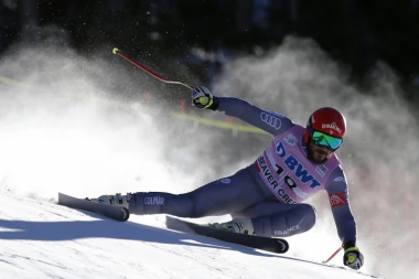 (VIDEO) Sam Bog da je pogledao: Horor pad francuskog skijaša, na svu sreću bez posledica!