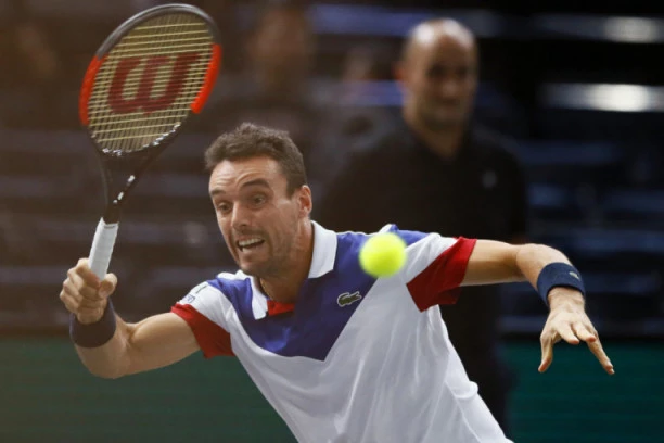 KAKVO REMEK-DELO: Bautista-Agut se vratio od meč lopte i prošao Iznera u Majamiju!