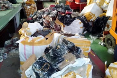 HAOS NA CARINI: Vozač "zaboravio" da prijavi 600 kg robe